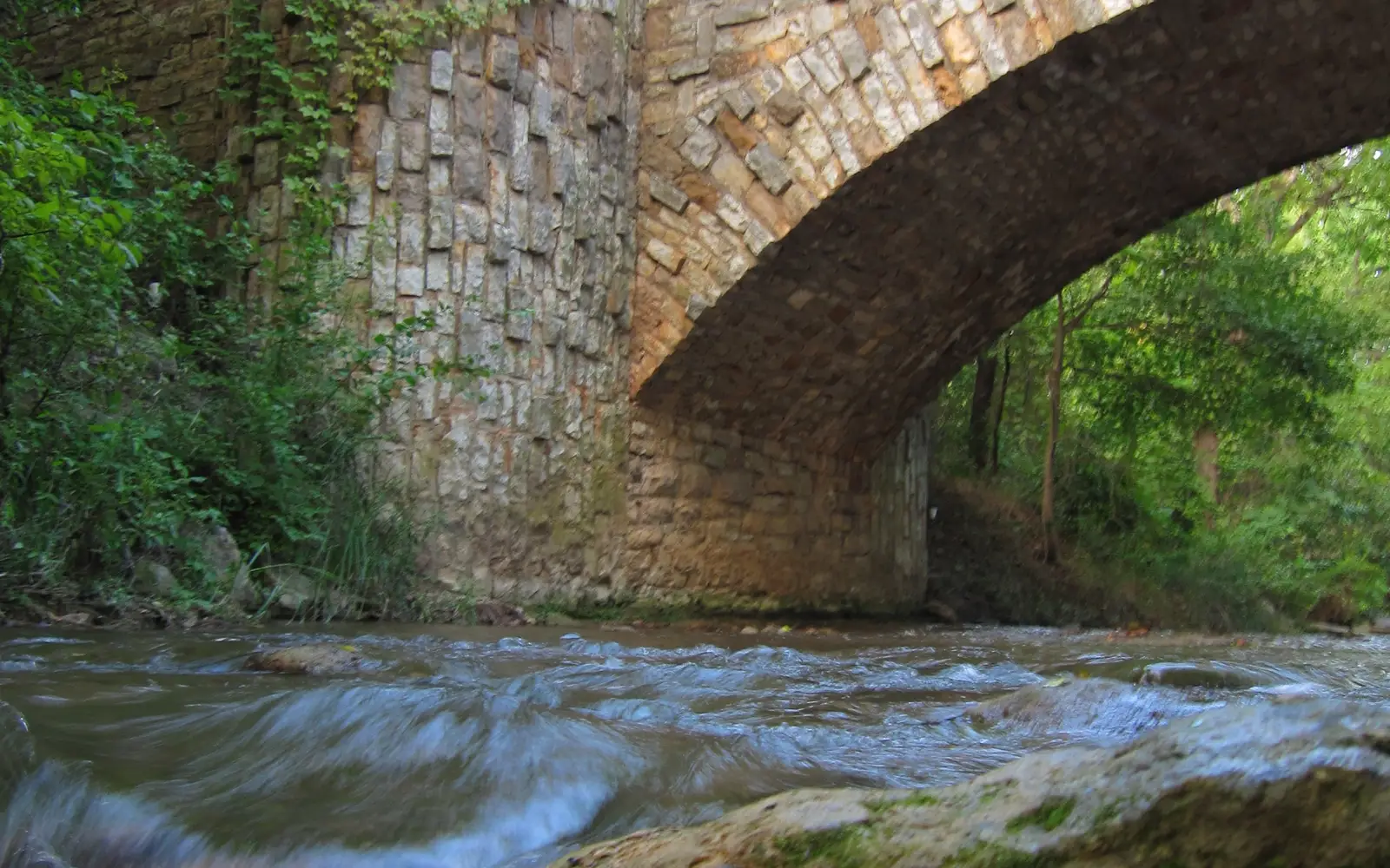 Lincoln Bridge with Travertine Creek flowing below