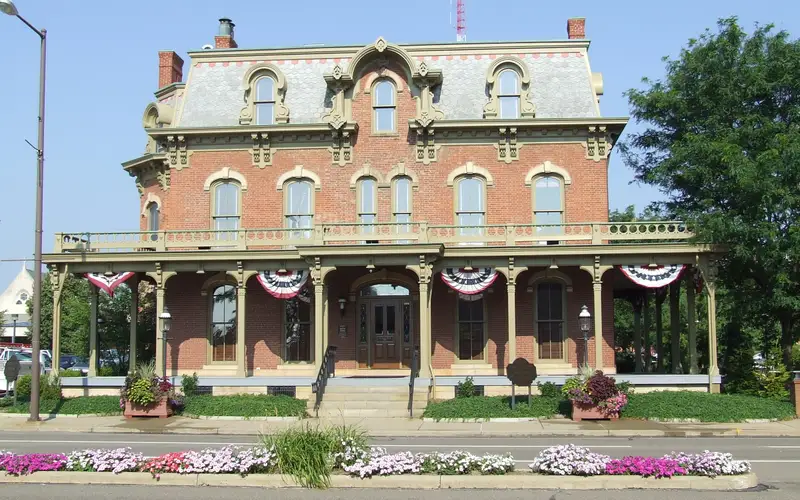 a front view of the Ida Saxton McKinley House