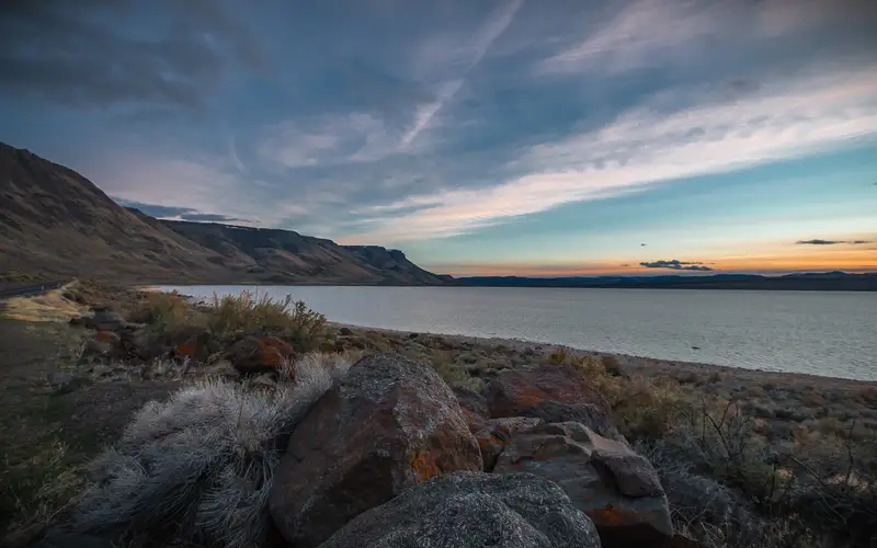 Lake Abert and Abert Rim